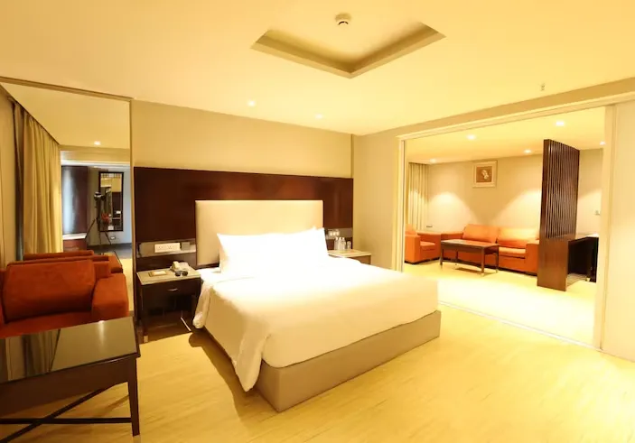 Citadel-Sarovar-Portico-Bengaluru-suite-room