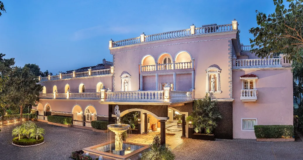 Club-Mahindra-Resort-Emerald-Palms-facade