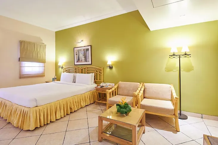 Club-Mahindra-Resort-Emerald-Palms-superior-room