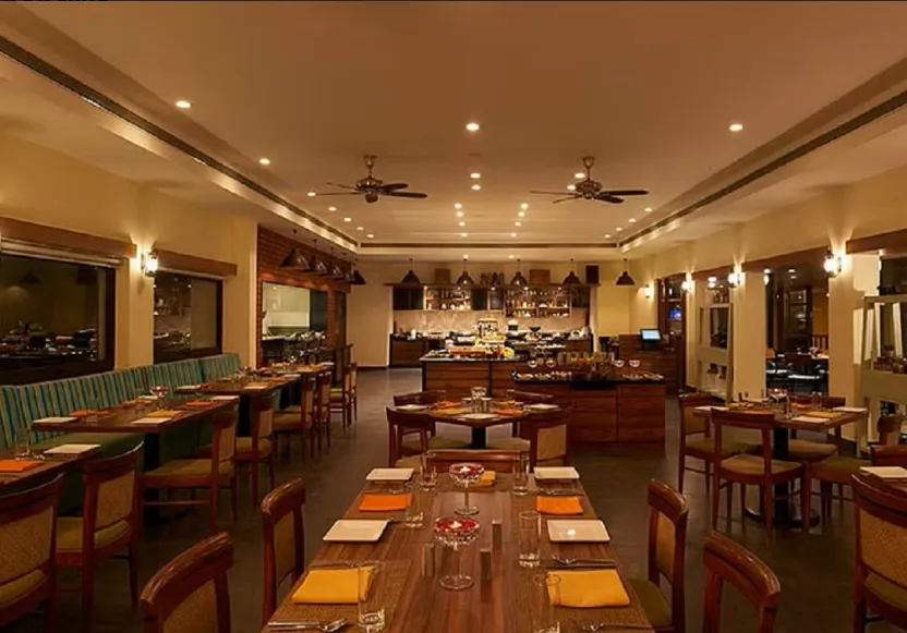 Club-Mahindra-Resort-Kanha-restaurant