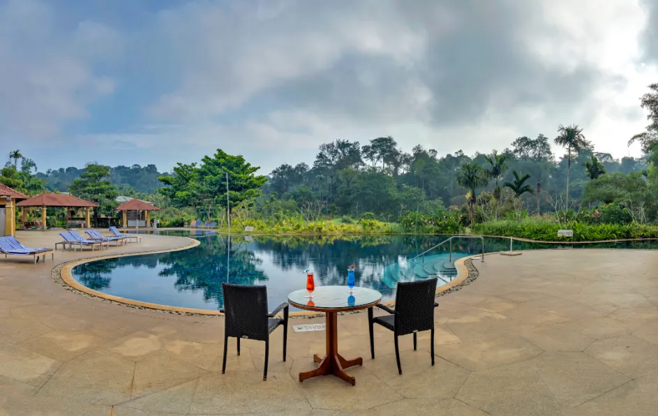 Club-Mahindra-Virajpet-Coorg-swimmingpool