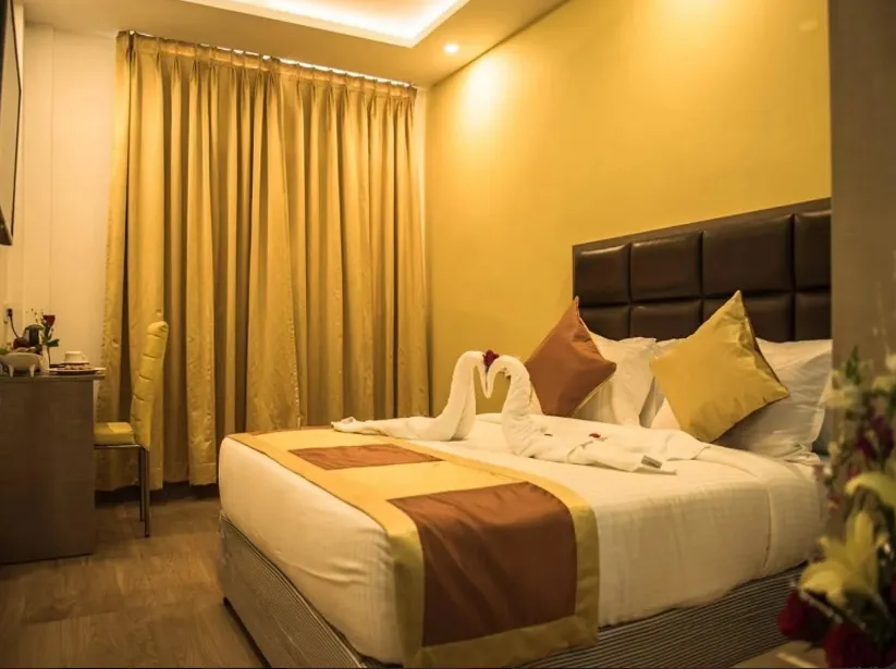 Cosmopolitan-Hotel-Indore-room