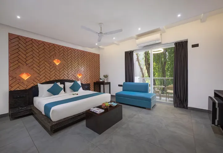 Echor-Kia-A-Boutique-Hotel-Anjuna-Goa-executiveroom-withbalcony