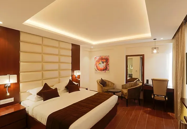 Fairyland-Clarks-Inn-Bhopal-deluxe-room