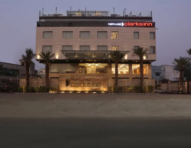 Fairyland-Clarks-Inn-Bhopal-facade