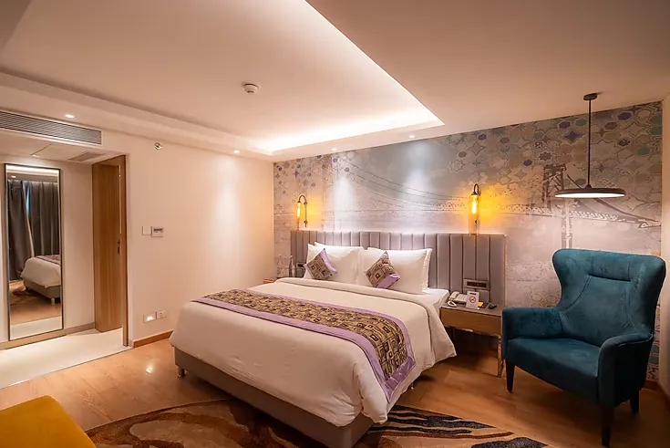 Golden-Tulip-Bhopal-suite-with-living