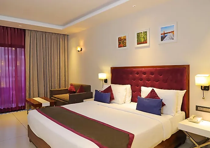 Golden-Tulip-Grand-View-Resort-Candolim-deluxe-pool-view-room-with-balcony