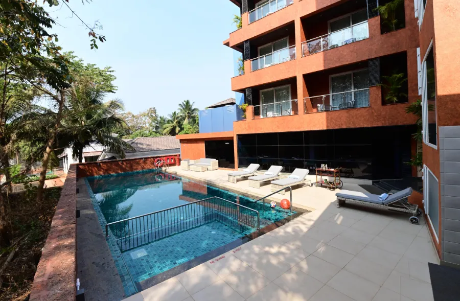 Golden-Tulip-Vagator-swimmingpool