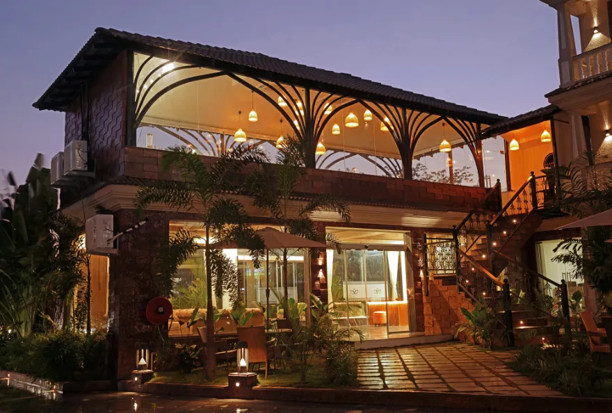 Grand-Continent-Anjuna-entrance