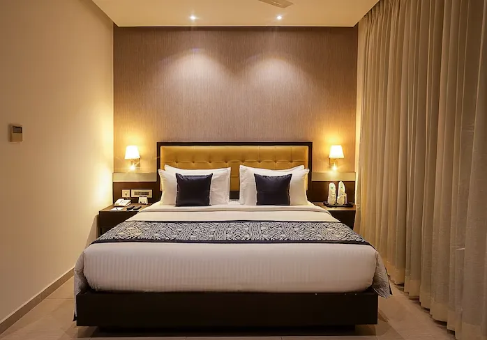 Grand-Continent-Malleshwaram-executive-room-doublebed