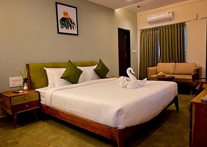 Hillside-Hotel-Mysore-club-suite-room