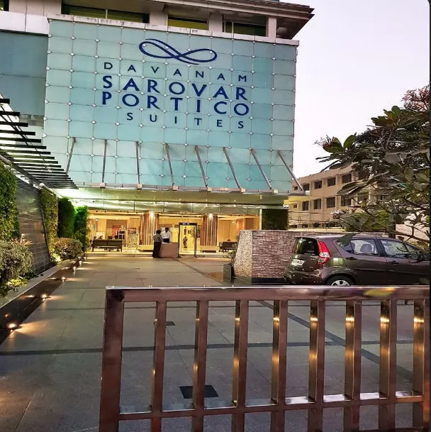 Hotel-Davanam-Sarovar-Portico-entrance