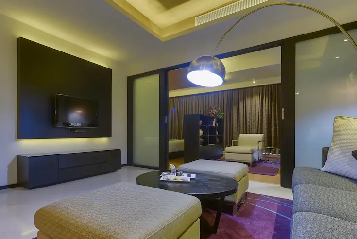 Hotel-Davanam-Sarovar-Portico-executive-suite-double-bed