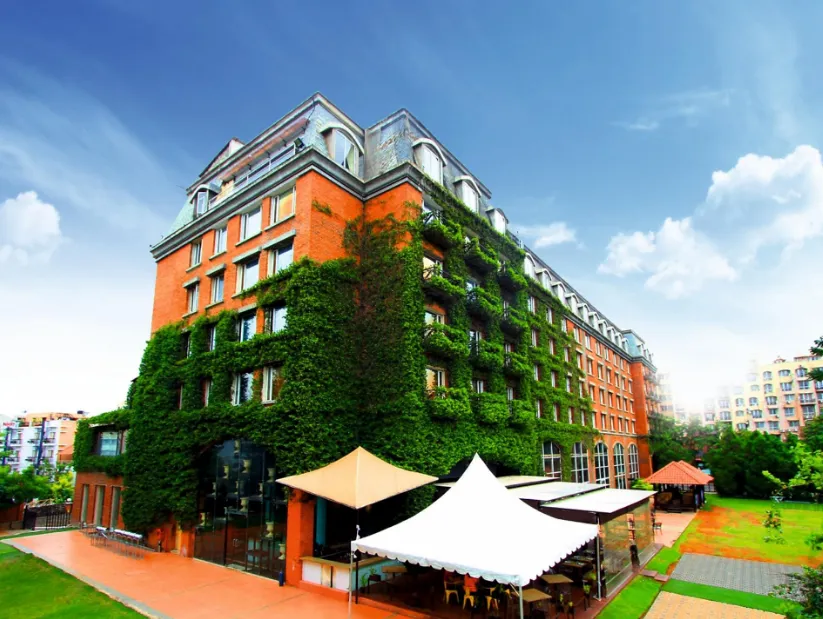 Hotel-Royal-Orchid-Bangalore-facade