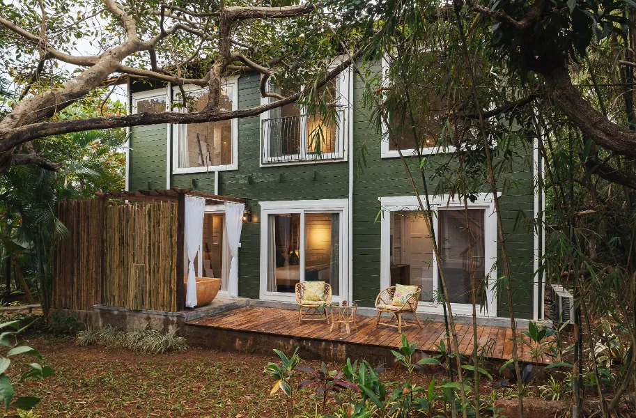 LaRiSa-Resort-Spa-facade