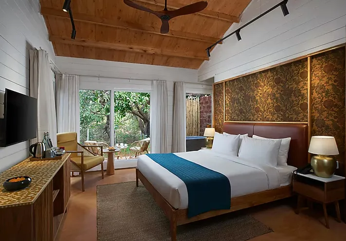 LaRiSa-Resort-Spa-luxury-cottage-with-bathtub