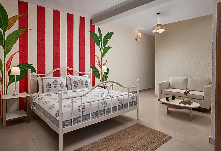 LaRiSa-Resort-morjim-deluxe-room-with-balcony