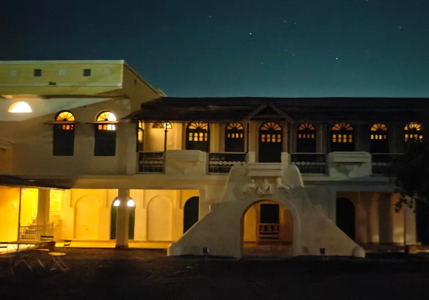 Maangarh-AM-Hotel-Kollection-entrance