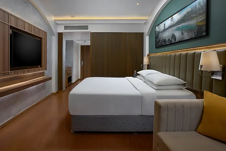 Park-Inn-by-Radisson-Goa-Candolim-deluxe-room
