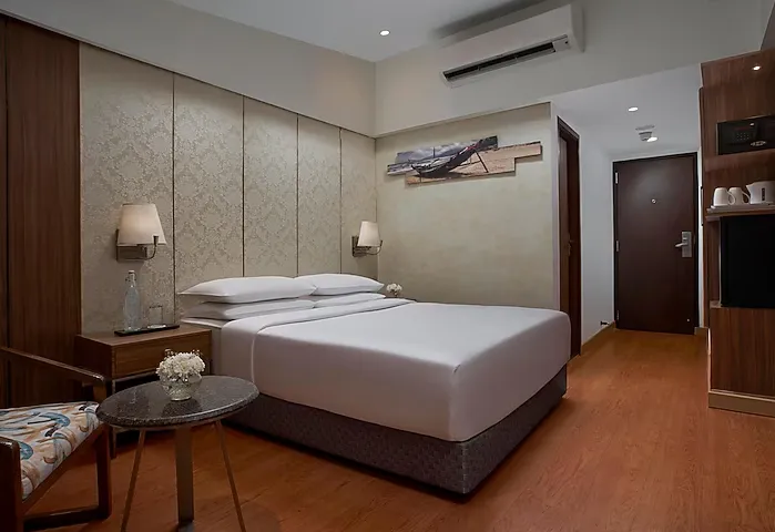 Park-Inn-by-Radisson-Goa-Candolim-standardcozyroom