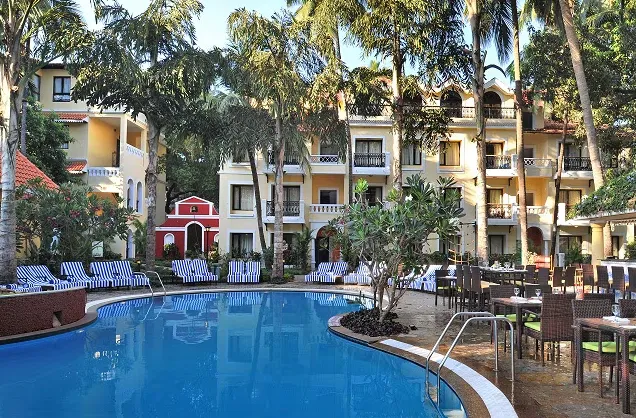 Park-Inn-by-Radisson-Goa-Candolim-swimmingpool