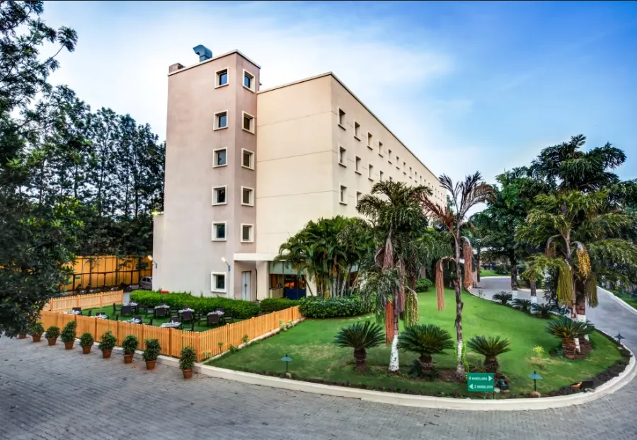 Radha-Hometel-Whitefield-facade