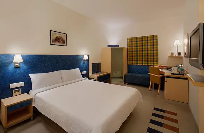 Radha-Hometel-Whitefield-room