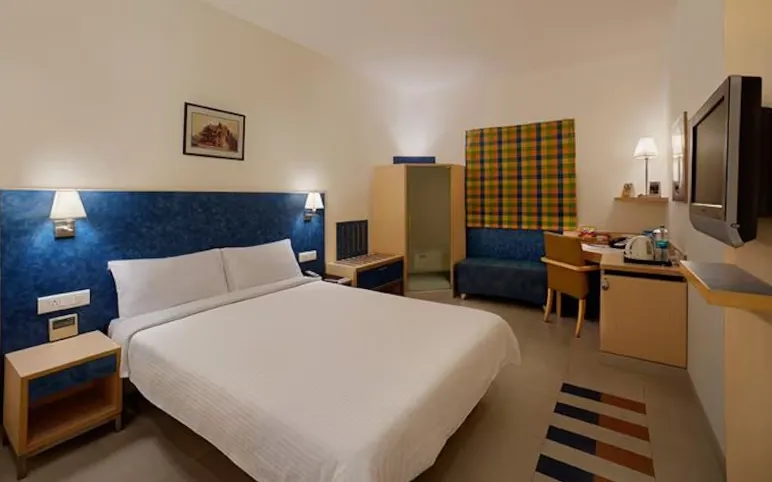 Radha-Hometel-Whitefield-superior-doublebed