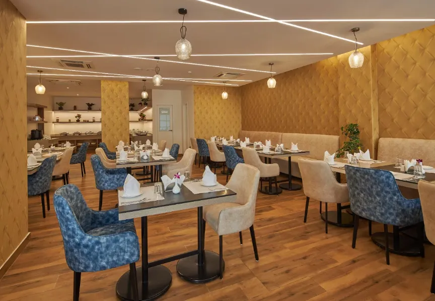 Regenta-Inn-Grand-ORR-restaurant