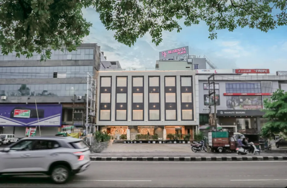 Regenta-Palace-Bhopal-entrance