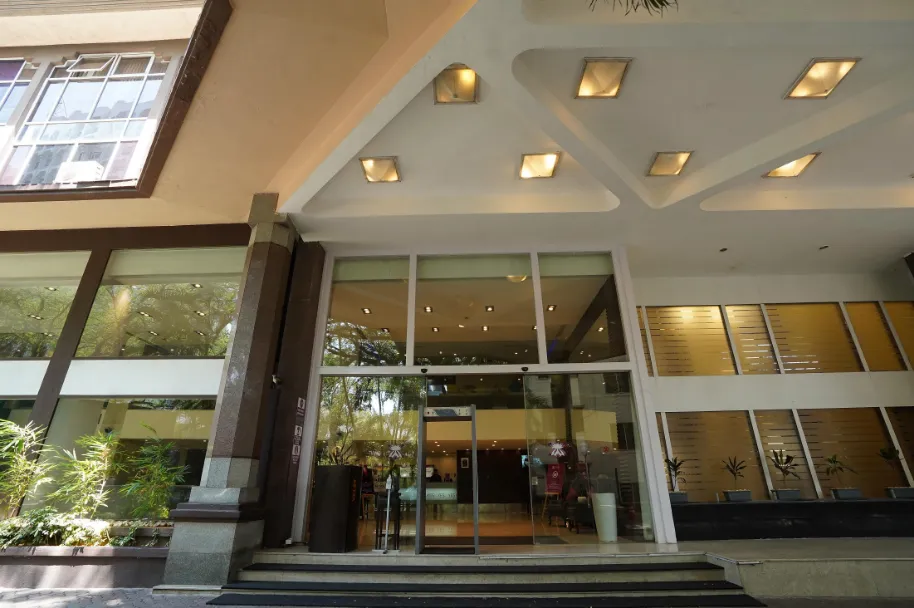 Royal-Orchid-Central-Bengaluru-entrance