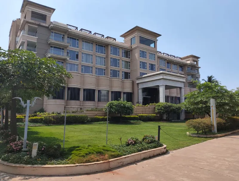 Royal-Orchid-Central-Kireeti-entrance