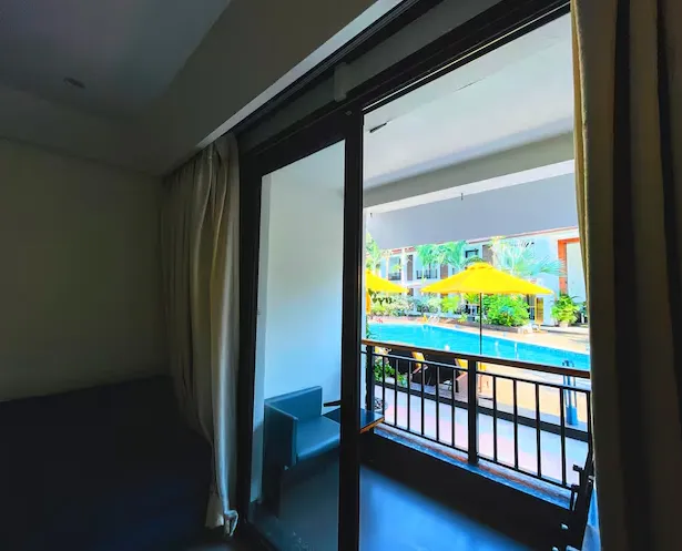 Sobit-Sarovar-Portico-pool-view-room