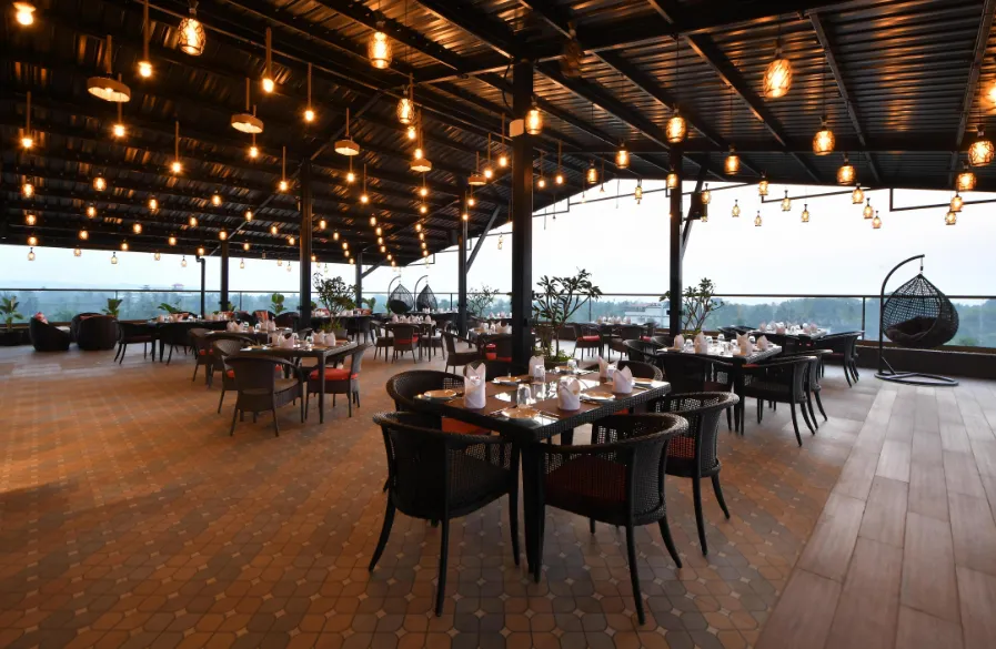 The-Fern-Habitat-Goa-Candolim-restaurant