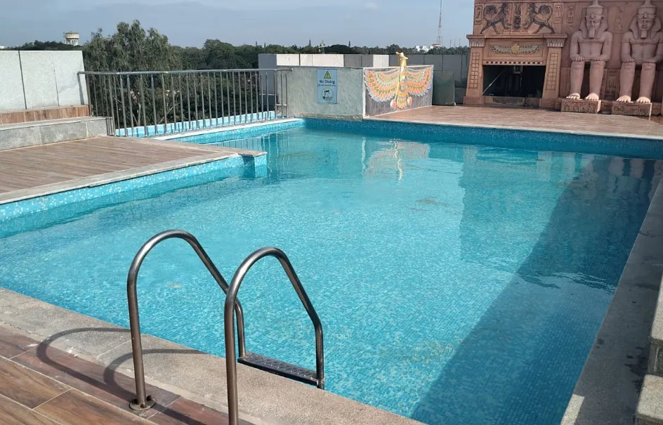 The-Quorum-Hotel-Mysore-swimmingpool