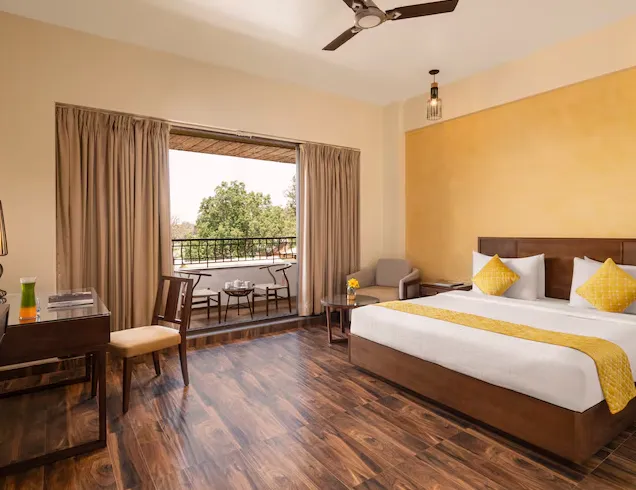 The-Summer-House-Pachmarhi-deluxe-room-with-balcony
