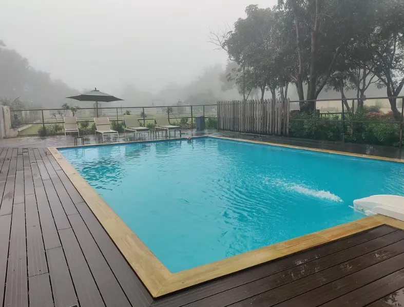 The-Summer-House-Pachmarhi-swimmingpool