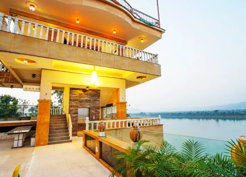 TreeHouse-Narmade-entrance