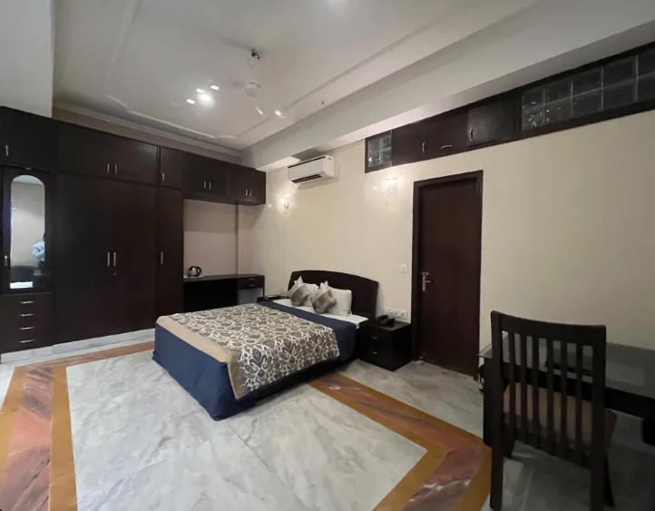 TreeHouse-Narmade-room