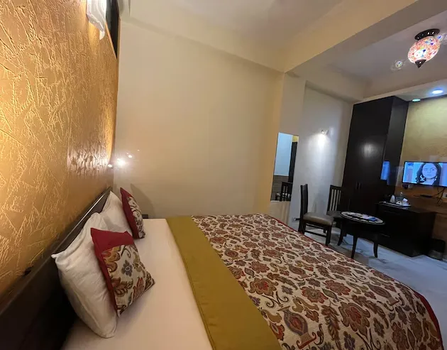 TreeHouse-Narmade-standard-room