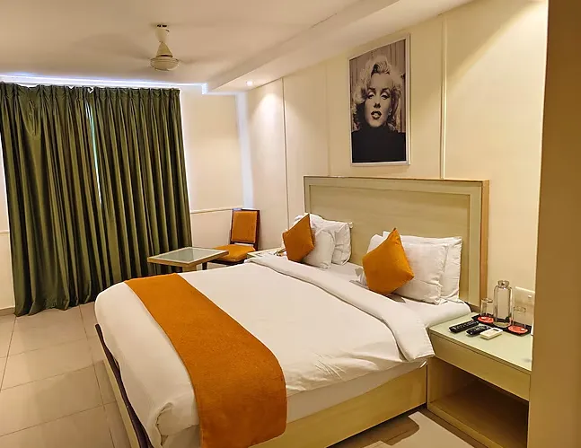 Trevon-Hotels-ResortsGoa-Candolim-standard-king-room