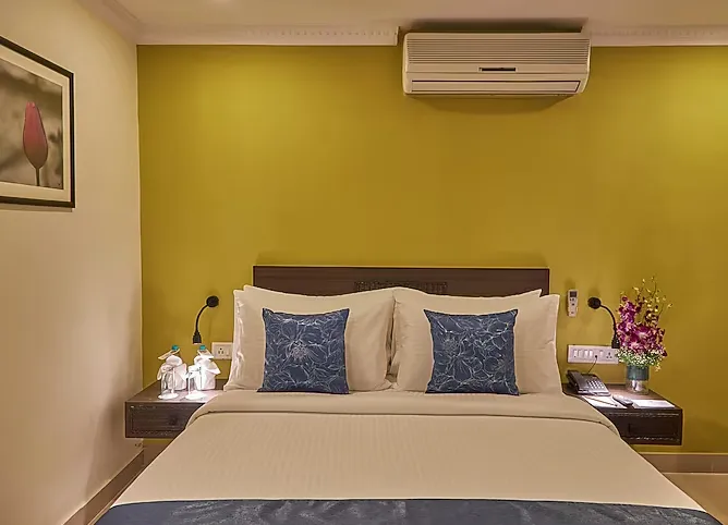 Tulip-Inn-Koramangala-suite-doublebed