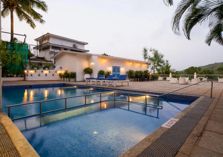 Zone-Connect-by-The-Park-Calangute-swimmingpool