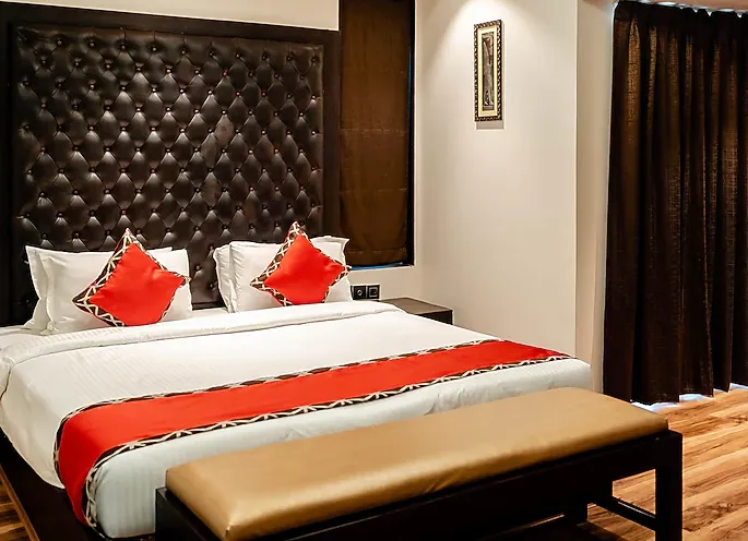 divan-clarks-inn-junior-suite