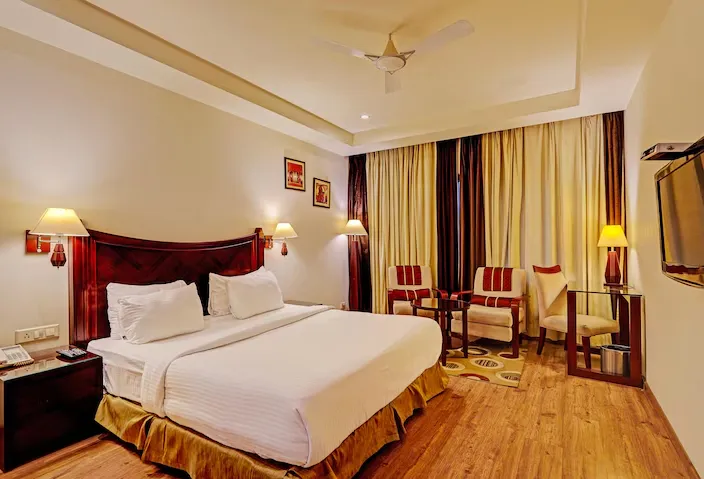 Dahabi-City-Mark-Hotel-Gurugram-mini-suite-room-with-living-area