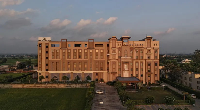 Geeta-Sarovar-Portico-Panipat-facade