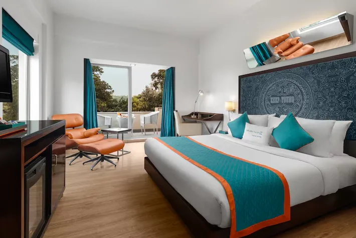 Golden-Tulip-CityCenter-Gurugram-premium-room-with-balcony