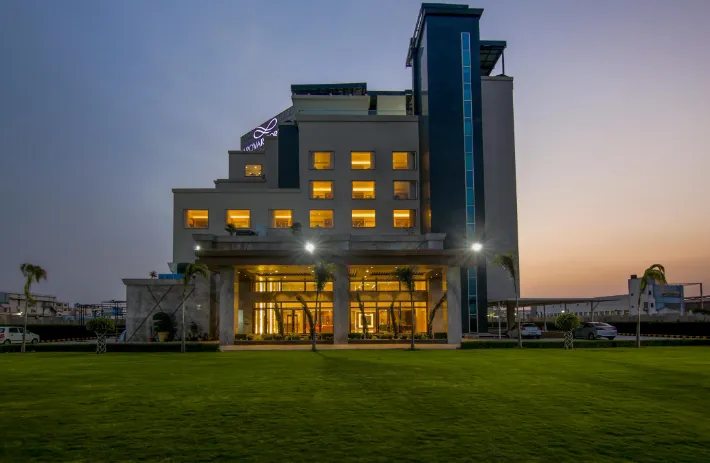 Sarovar-Portico-Sonipat-facade