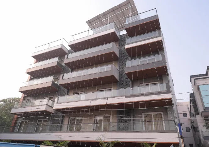 Stepstones-Hotelsand-Inn-Gurugram-facade