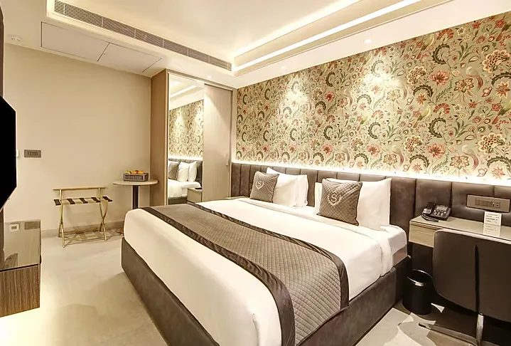 Stepstones-Hotelsand-Inn-Gurugram-premiumroom